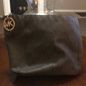 MK purse, only used a couple times. MSRP $278.00, selling for only $60.